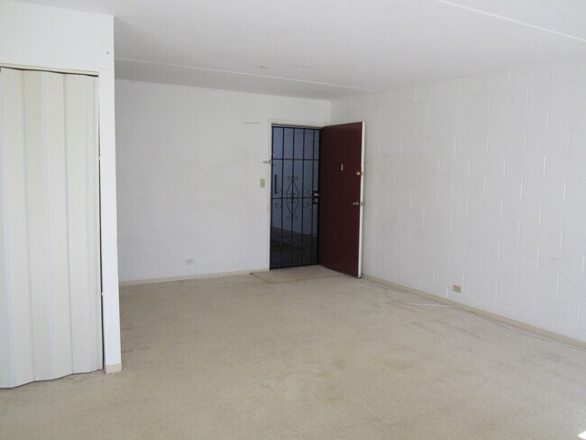 Building Photo - Mililani the place to be