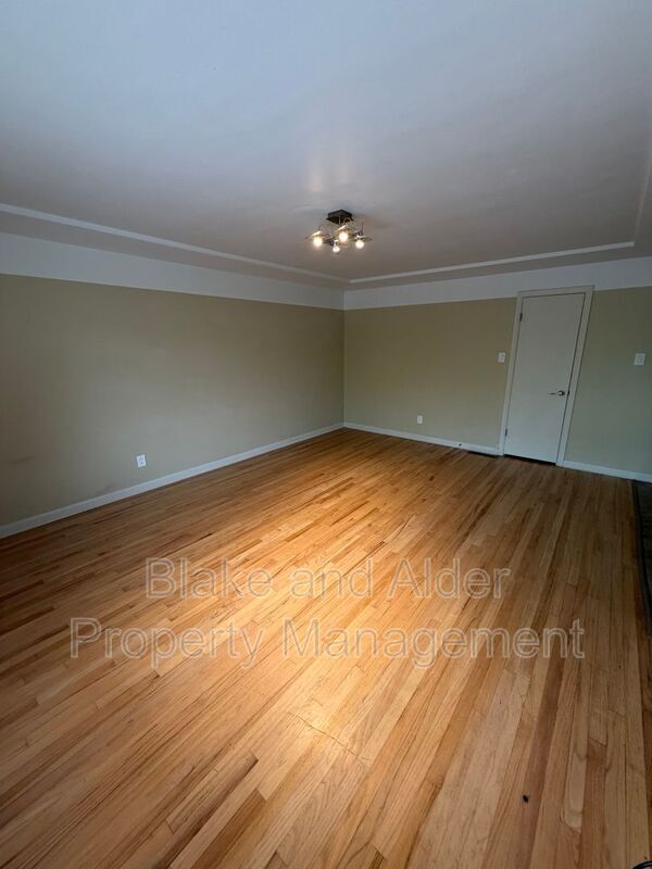 Foto del edificio - 5226 SE Clinton St