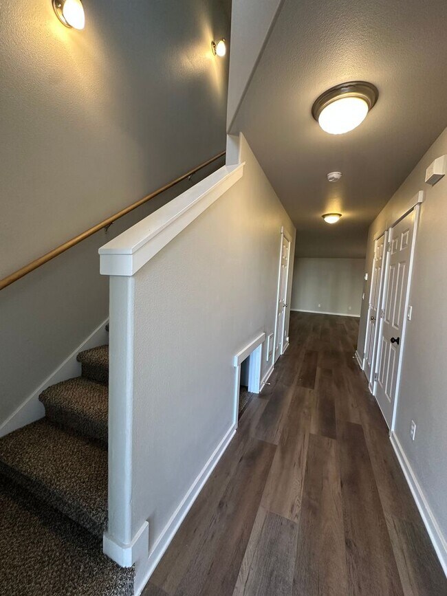 Foto del edificio - 2964 SW Juniper Ave
