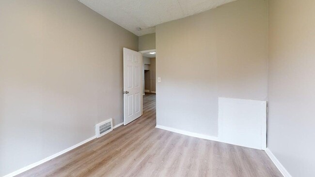 Building Photo - 888 Rondel Rd