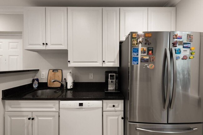 Foto del edificio - 150 Rhode Island Ave NW