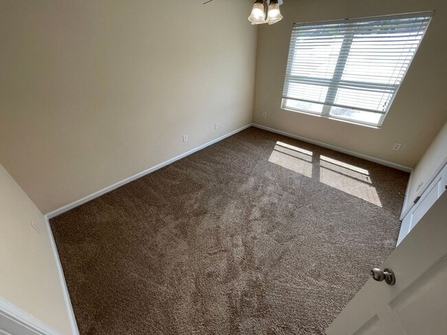 Building Photo - BRIDGEWATER HOME! PRE-LEASING FOR AUGUST 2...