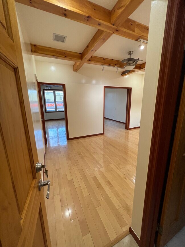Foto del edificio - 3004 36th Ave