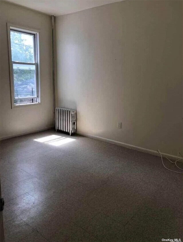 Foto del edificio - 832 E 224th St