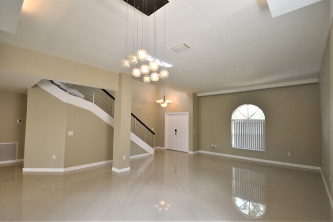 Building Photo - 7697 Highlands Cir