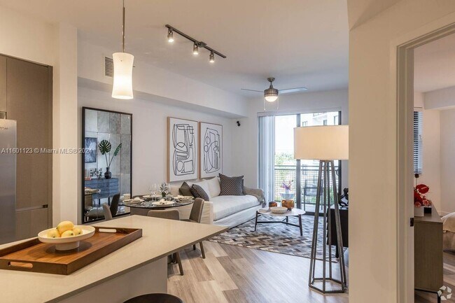 Building Photo - 401 Hialeah Dr