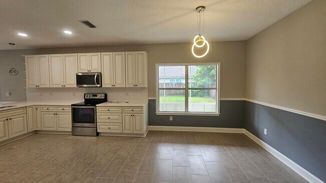 Foto del edificio - 13983 Summer Breeze Dr