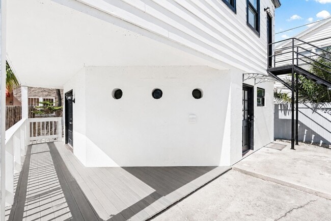 Building Photo - 3709 S Olive Ave