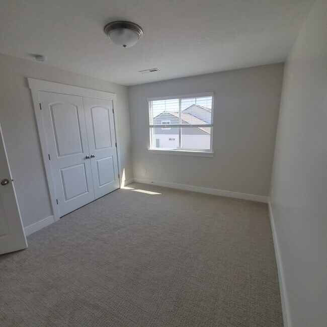 Building Photo - 3726 W 1650 N