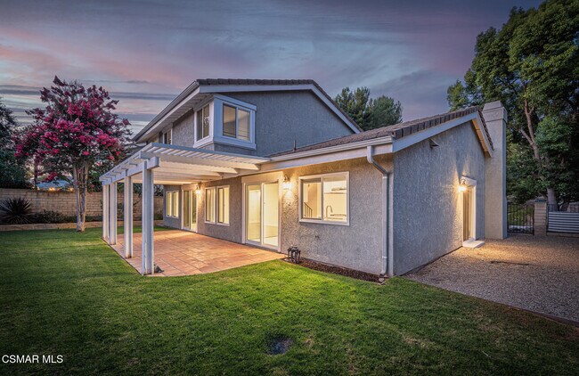 Foto del edificio - 1696 Shadow Oaks Pl