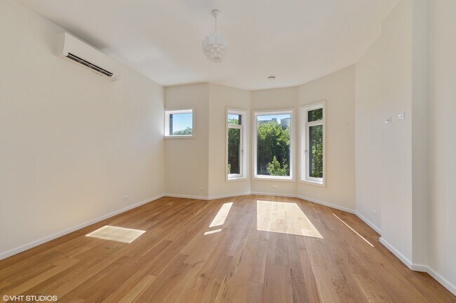 Foto del edificio - 5485 S Ellis Ave