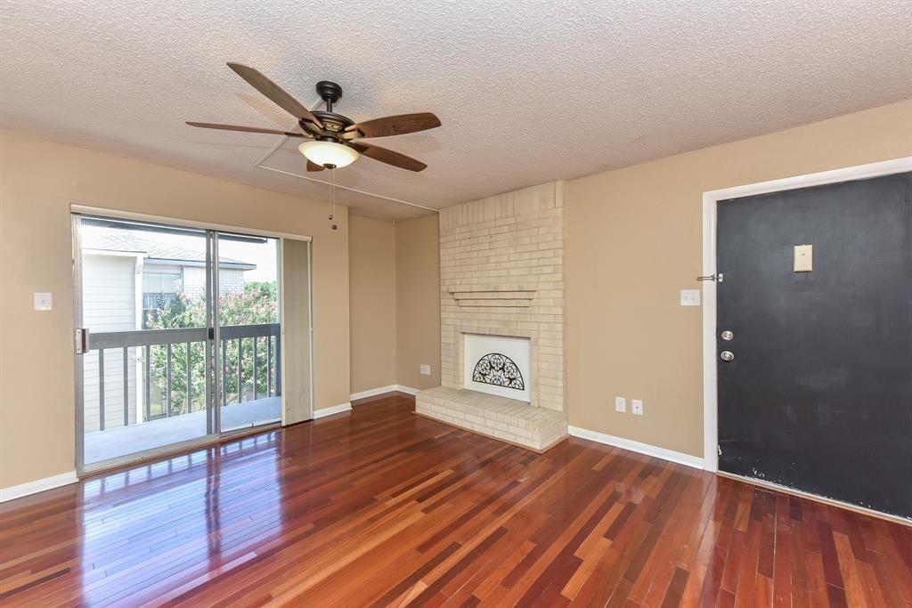 Foto principal - 3919 Fairmont Pkwy