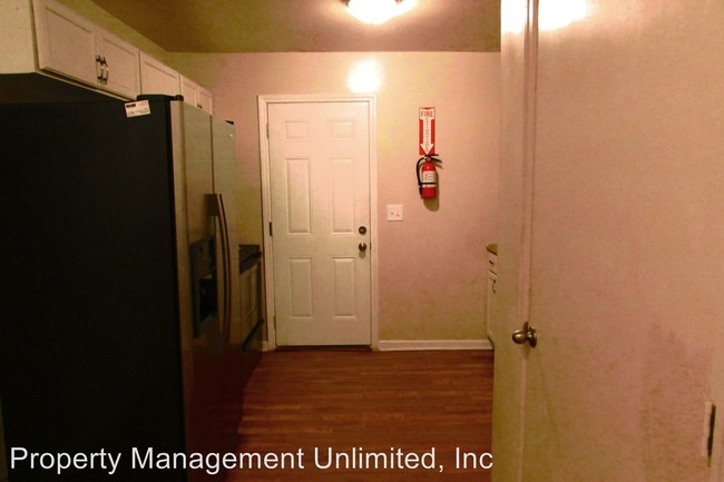 Building Photo - 5846 Lone Oak Dr SW