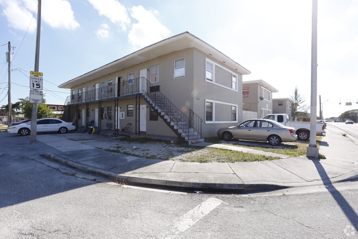 Foto del edificio - 6511 NW 12th Ave