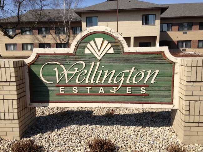 Building Photo - Wellington Estates