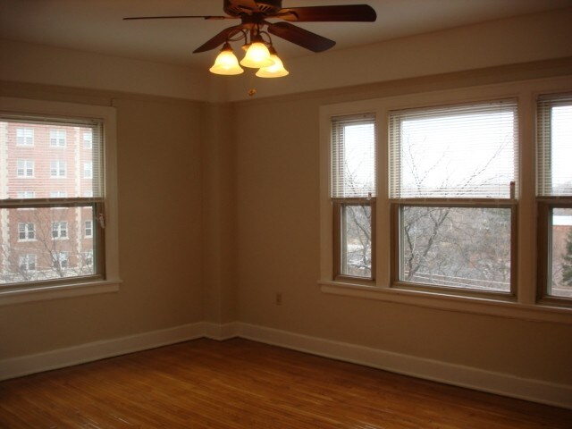 Building Photo - 1130 Parker St