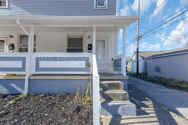 Building Photo - 1803 S 6th St