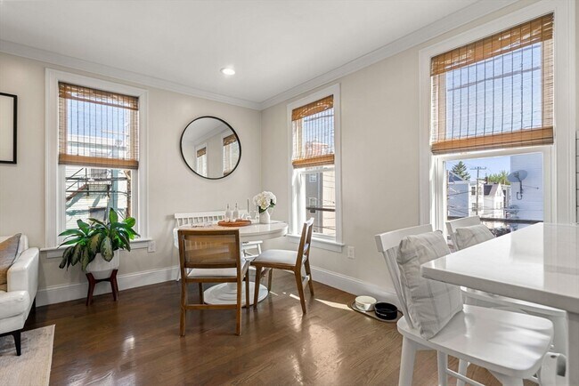 Foto del edificio - 153 Everett St