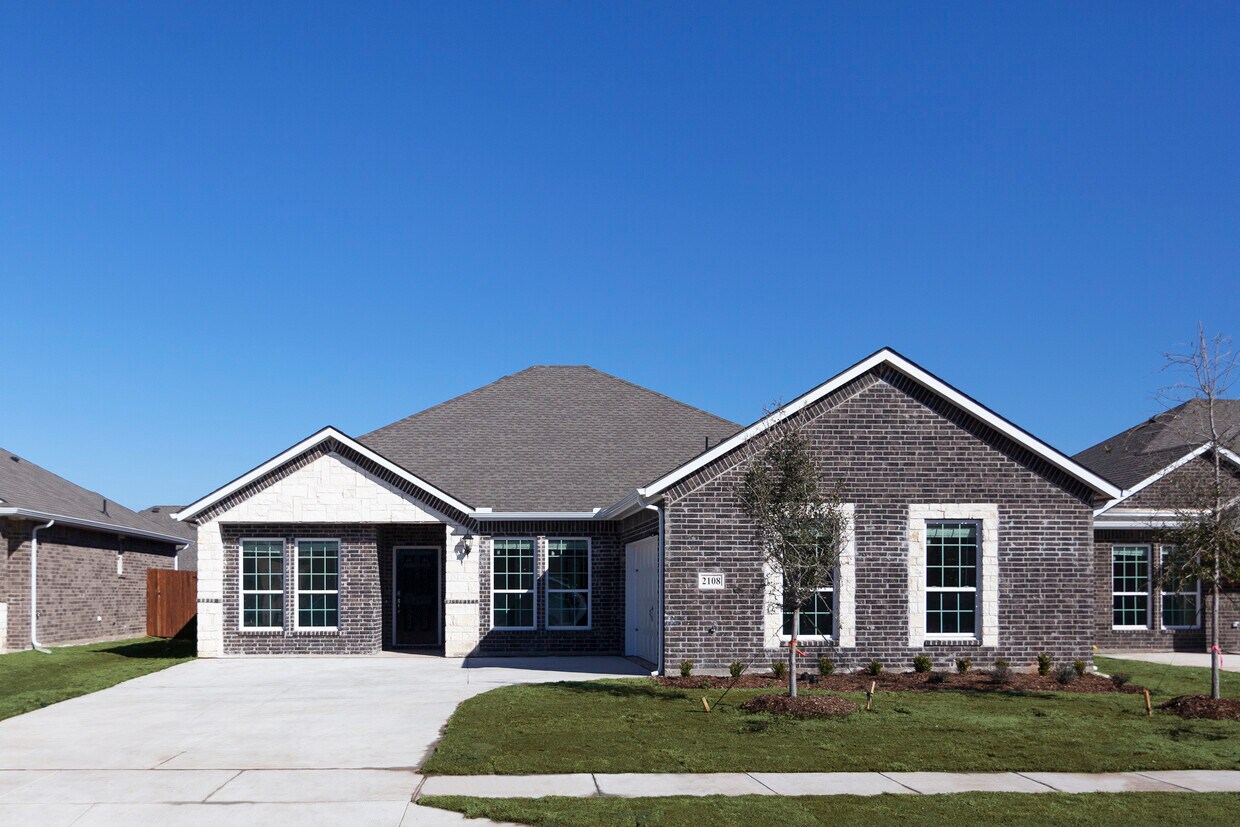 Primary Photo - 1475 Waterview Dr