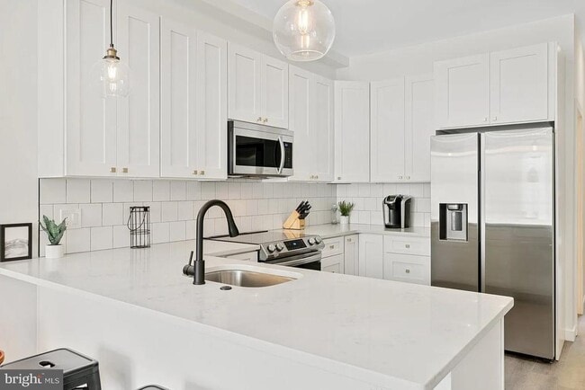 Building Photo - 1735 S 23rd St