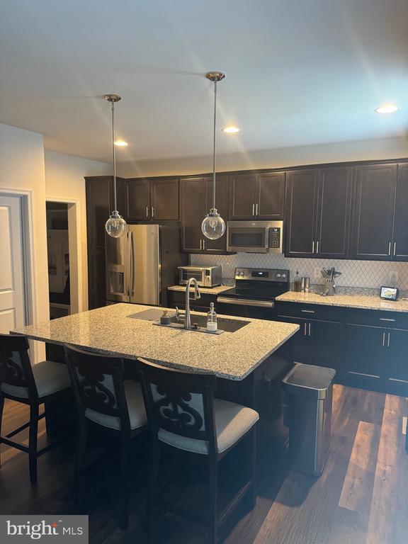 Foto principal - 9510 Hillcrest Dr