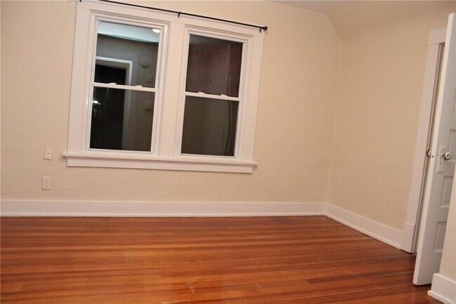 Foto del edificio - COMING SOON-2 Bedroom 1 Bathroom Home-1520 D Ave NE