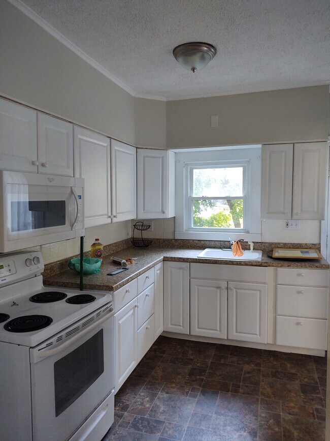 kitchen - 21 Boylston St
