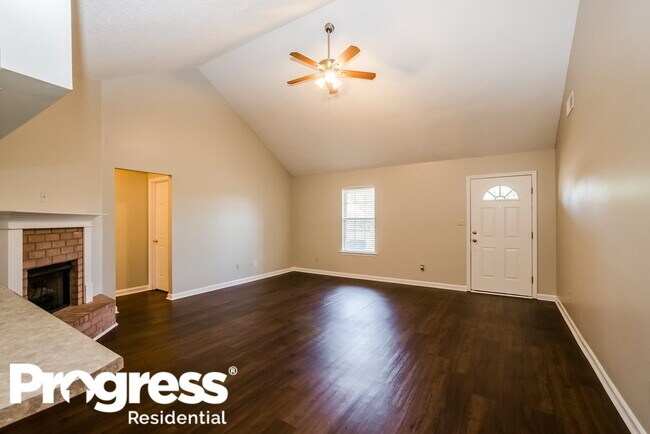 Foto del edificio - 6441 Shadow Cross Ln