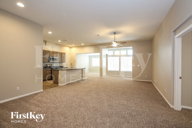 Foto del edificio - 6345 Salmon Mountain Ave
