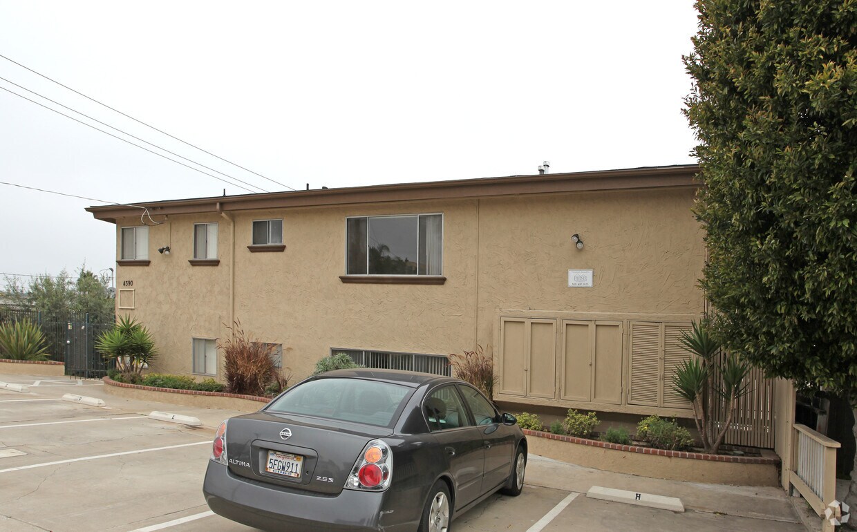 Building Photo - 4390 Temecula St