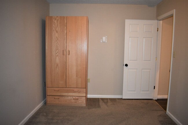 Building Photo - 1100 RES