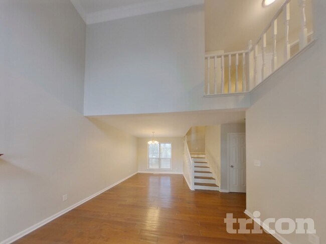 Foto del edificio - 2863 Iroquois Dr