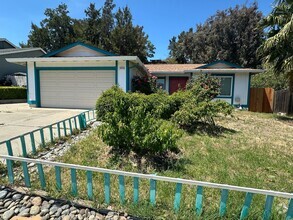 Building Photo - 2232 Concord Dr