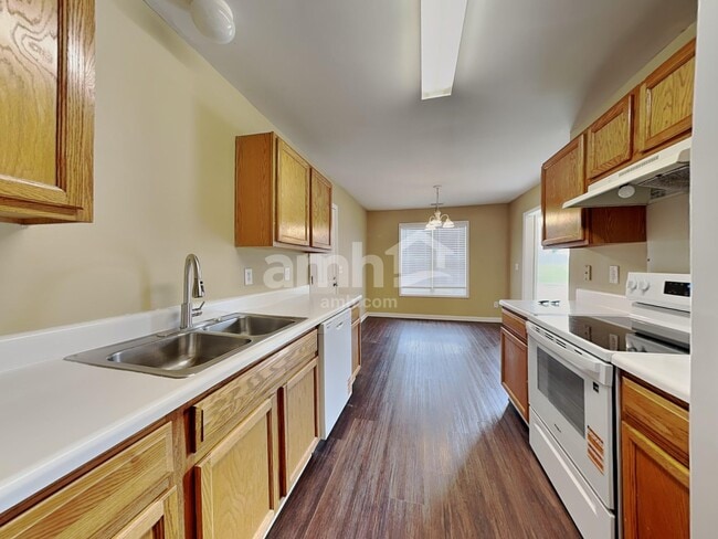 Foto del edificio - 4004 Pearl Rd