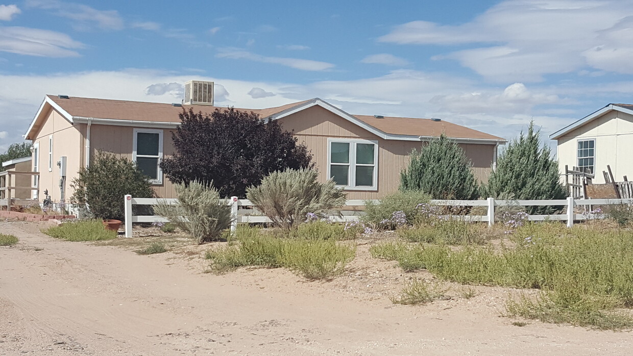 Primary Photo - Clean open floor plan modular home