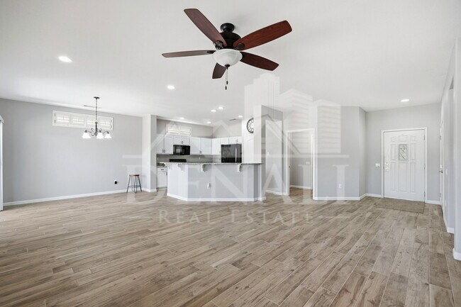 Building Photo - 16536 W Rock Springs Ln