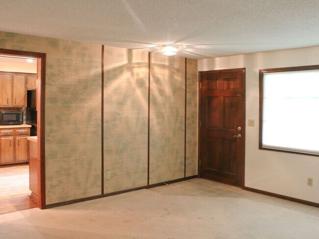 Foto del edificio - Roomy 3 Bedroom in a Great NW Neighborhood!