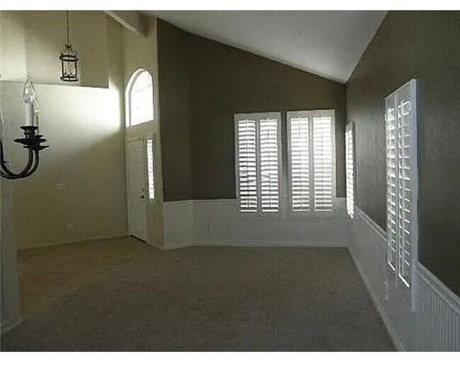 Building Photo - 3874 Rugen Ave