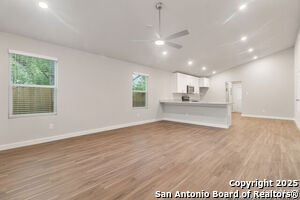 Foto del edificio - 5410 Ergill Ln