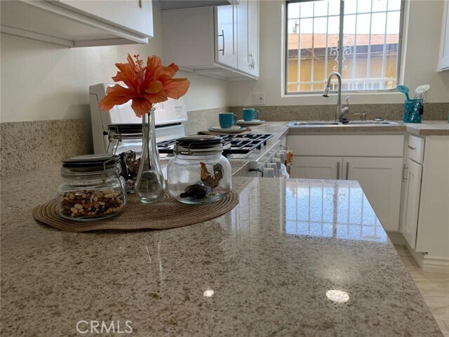 Foto principal - 14817 Lemoli Ave