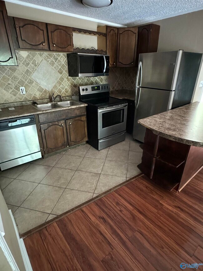 Building Photo - 6620 Willow Pointe Dr NW