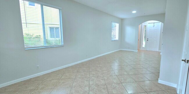 Foto del edificio - 4305 Coventry Pointe Way