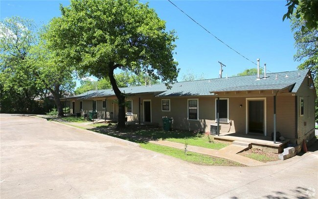 Building Photo - 326 Mill St