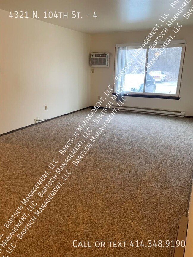 Foto del edificio - 4321 N 104th St