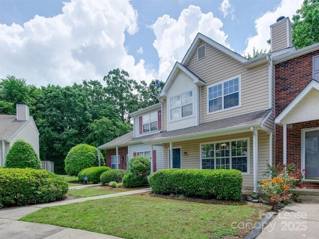 Building Photo - 11143 Whitlock Crossing Ct