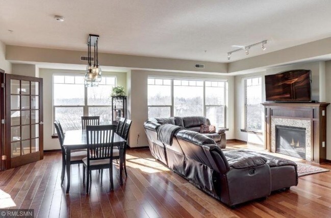 Foto del edificio - 460 Ford Rd