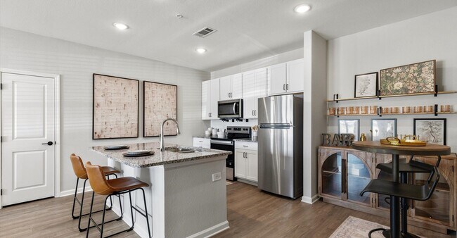 Foto del edificio - Whispering Pointe Apartments