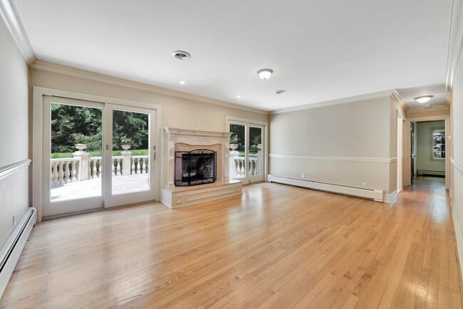 Foto del edificio - 756 Ryerson Rd