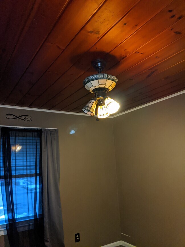 Foto del edificio - 5049 Niagara St