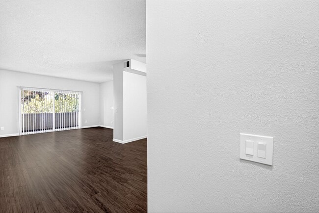 Building Photo - 10749 Francis Pl